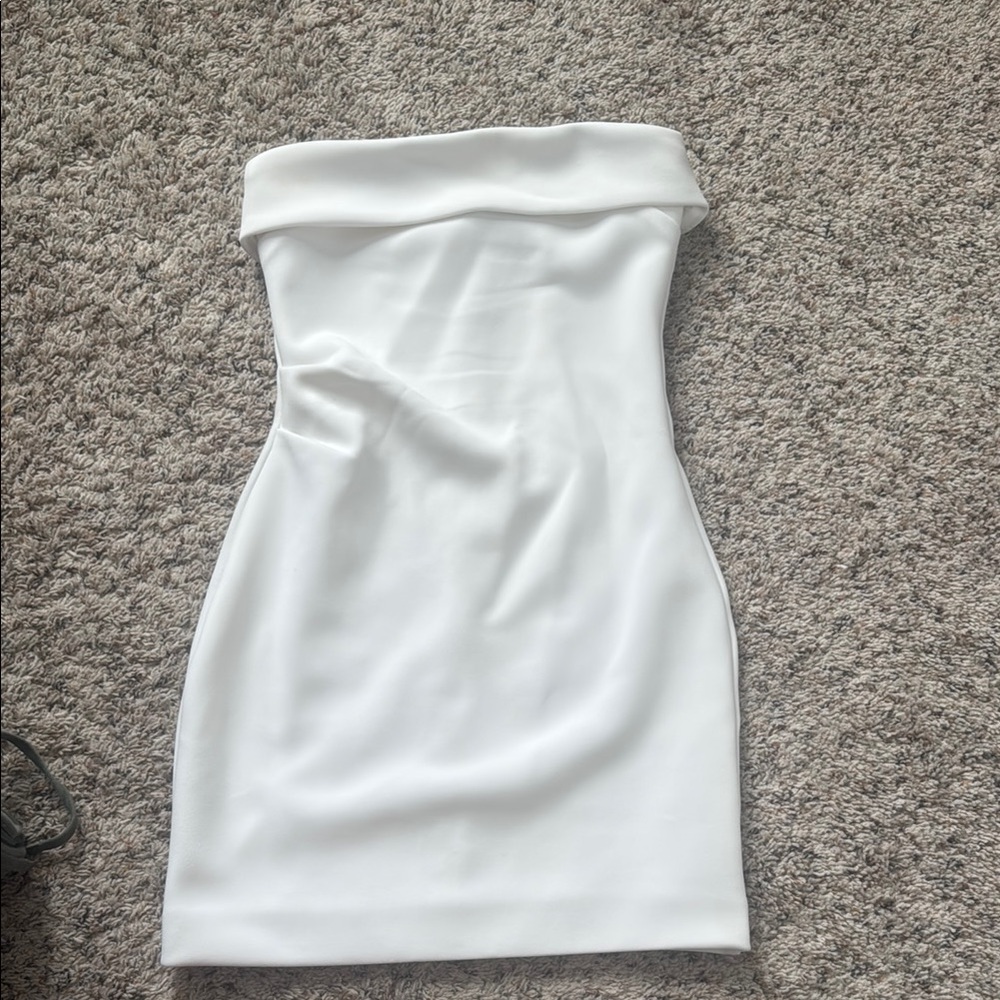 Aritiza Babaton Strapless White Dress